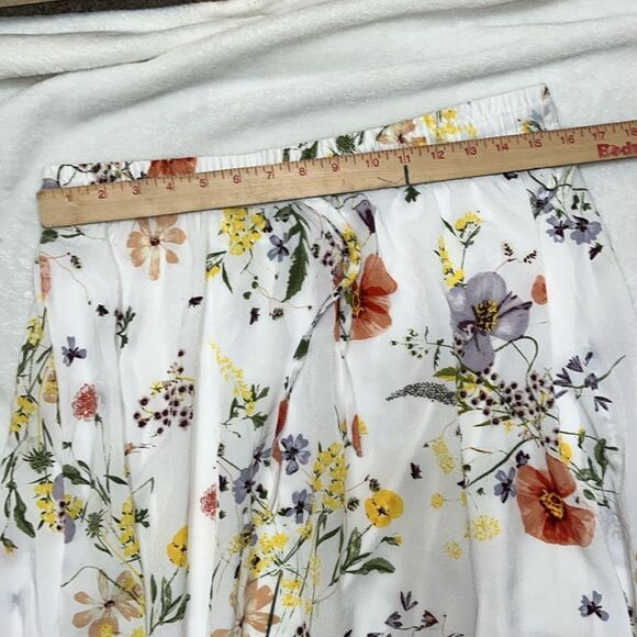 Simly Floral White maxi Skirt - Picture 7 of 7